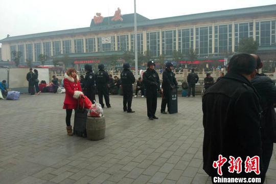 �����ڻ�܇վ�ȵض�����(qi��ng)�����ؾ��֘�Ѳ߉���D��