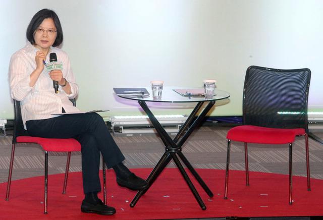 �_��(d��ng)�֡��������������e�k����������Փ��������Ӣ�ĵ������~�����c�F(xi��n)�����p�ˌ�Մ